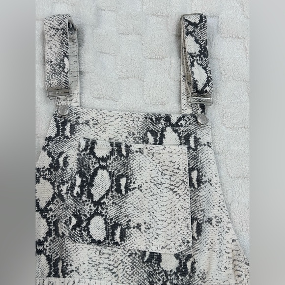 POL Snakeskin Overall Dress Size L - Picture 7 of 13